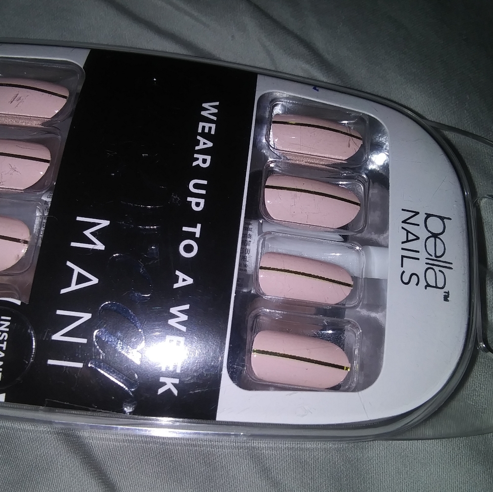 Pretty press on nails - Picture 4 of 6